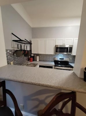 Private kitchen - Top Shelf (Victorian District) (Savannah)
