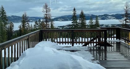 Panoramic Mountain View Loft
