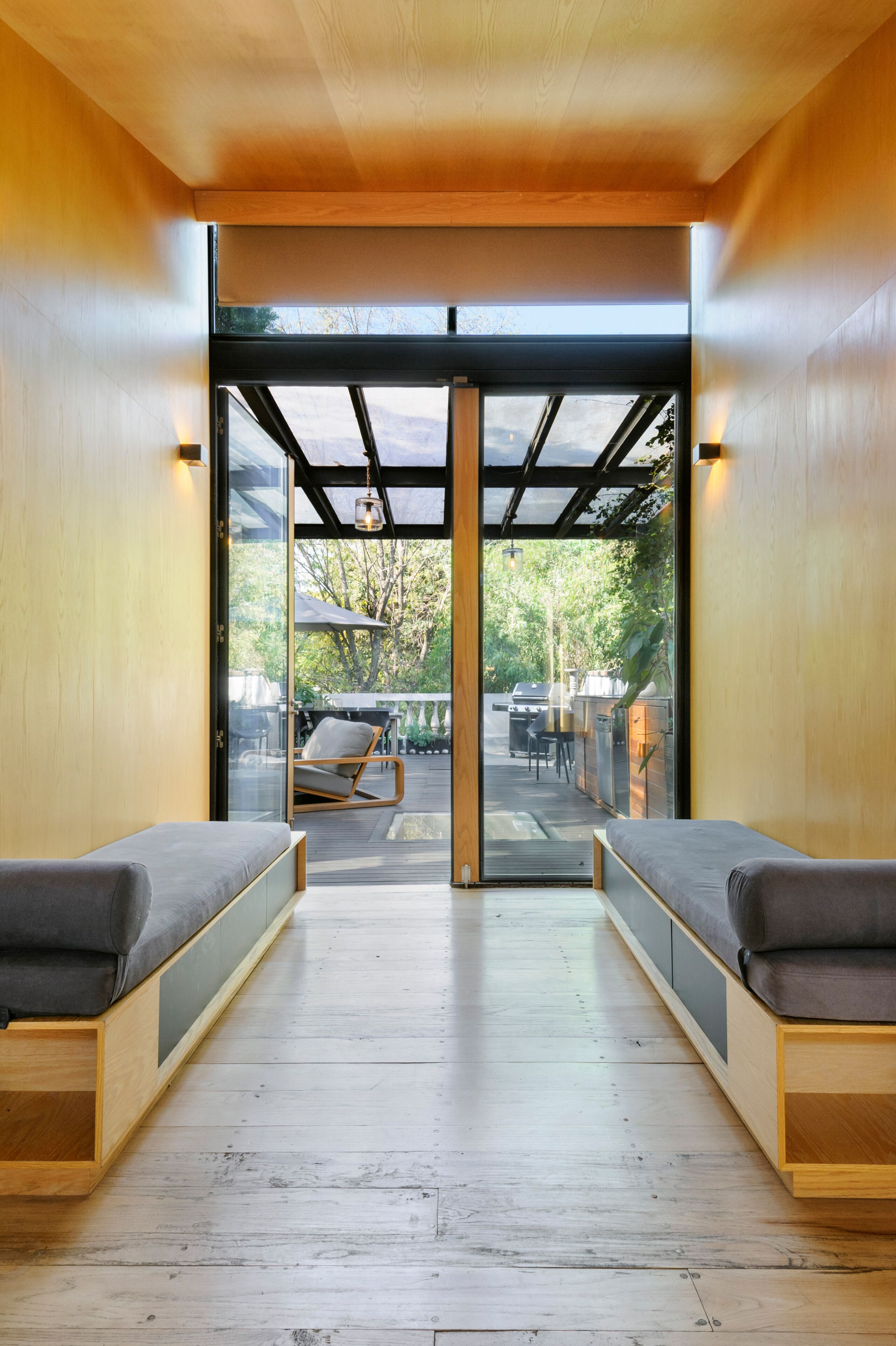 Habitación (RN4) | Área de sala de estar | Smart TV de 55 pulgadas con canales digitales y televisión 