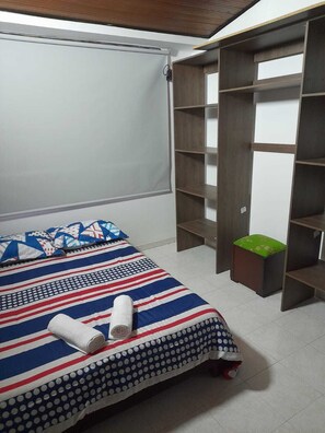 3 chambres, coffres-forts dans les chambres, bureau, Wi-Fi gratuit