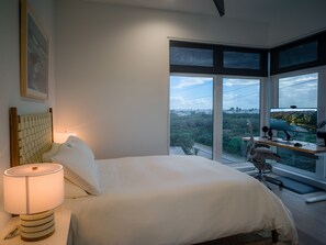 4 bedrooms, desk, travel crib, free WiFi