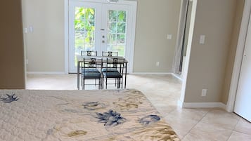 3 bedrooms, iron/ironing board, travel crib, free WiFi