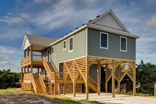 Cozy 1 BRM+ in newly built house right on the canal.