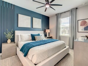 8 habitaciones, tabla de planchar con plancha y cuna de viaje