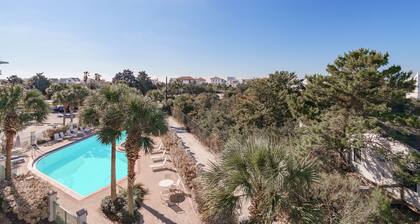 Hot tub is on, Double size Balcony, Free Bikes,30 A between Aly’s & Rosemary