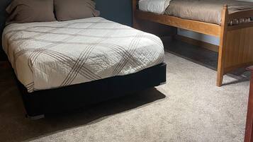 5 slaapkamers, een bureau, gratis wifi, beddengoed