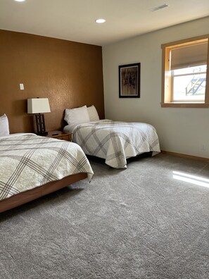 5 chambres, bureau, Wi-Fi gratuit, draps fournis