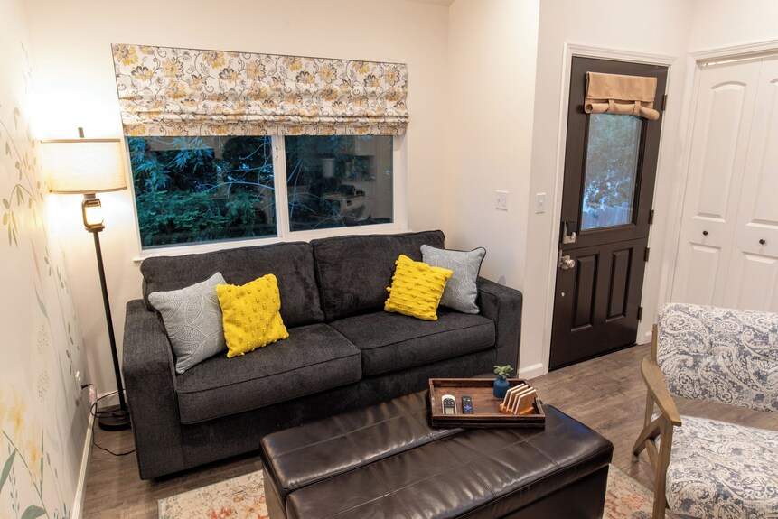 Quiet Ocean Getaway At Hummingbird Cottage! Pet-friendly! - California