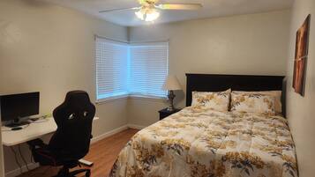 2 bedrooms, desk, iron/ironing board, WiFi