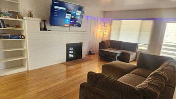 Smart TV, computer monitors