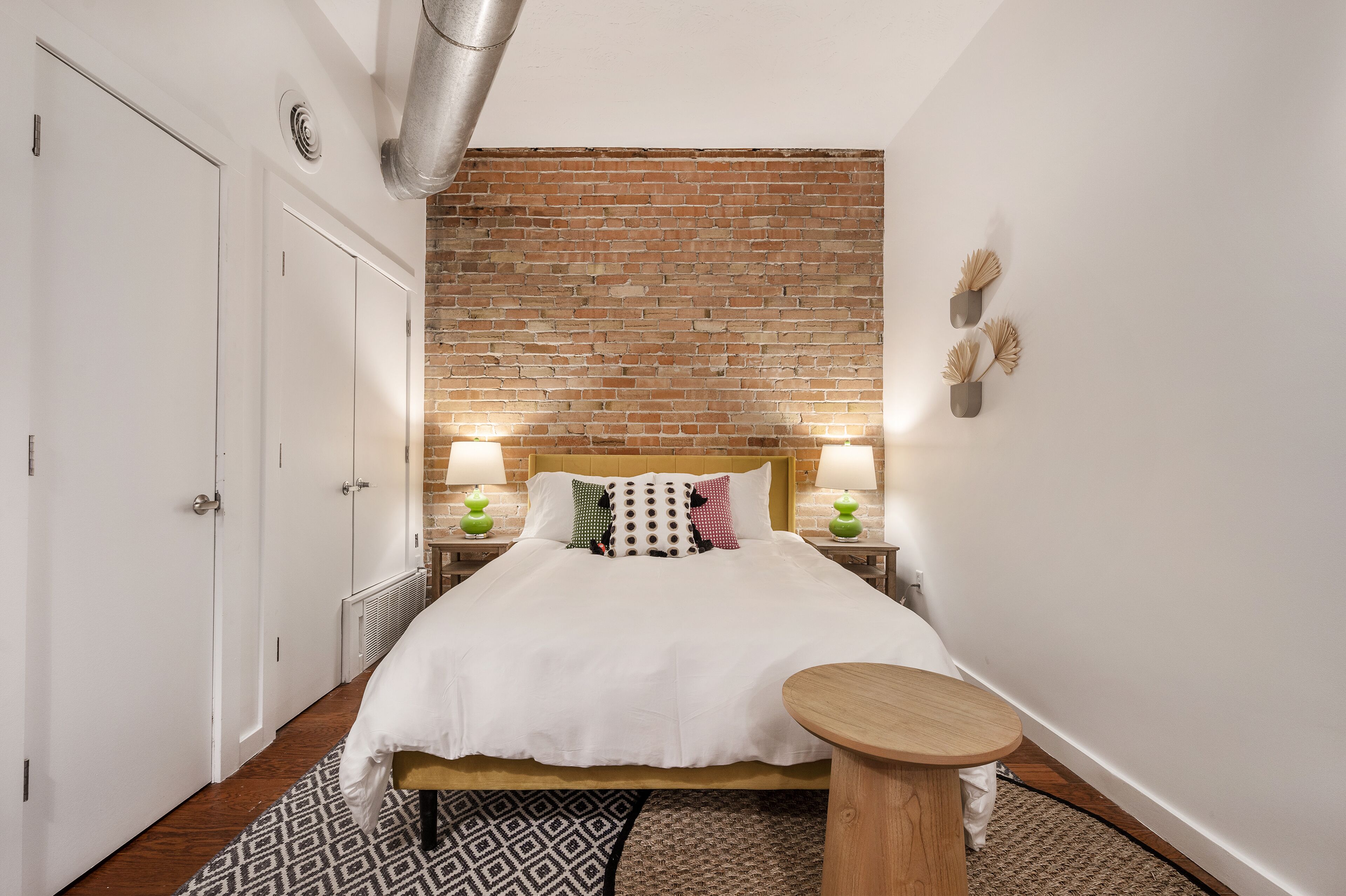 2 多间卧室、WiFi、床单