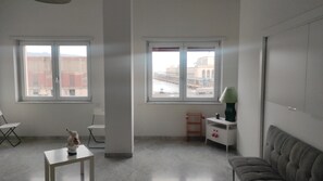 32 吋智能電視連數碼電視頻道、電視