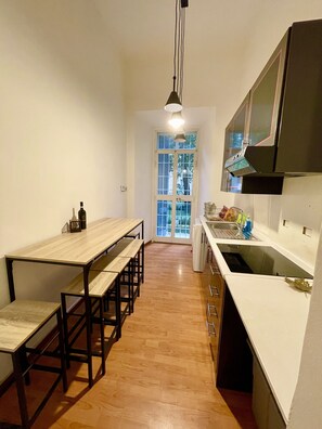 Fridge, microwave, stovetop, electric kettle