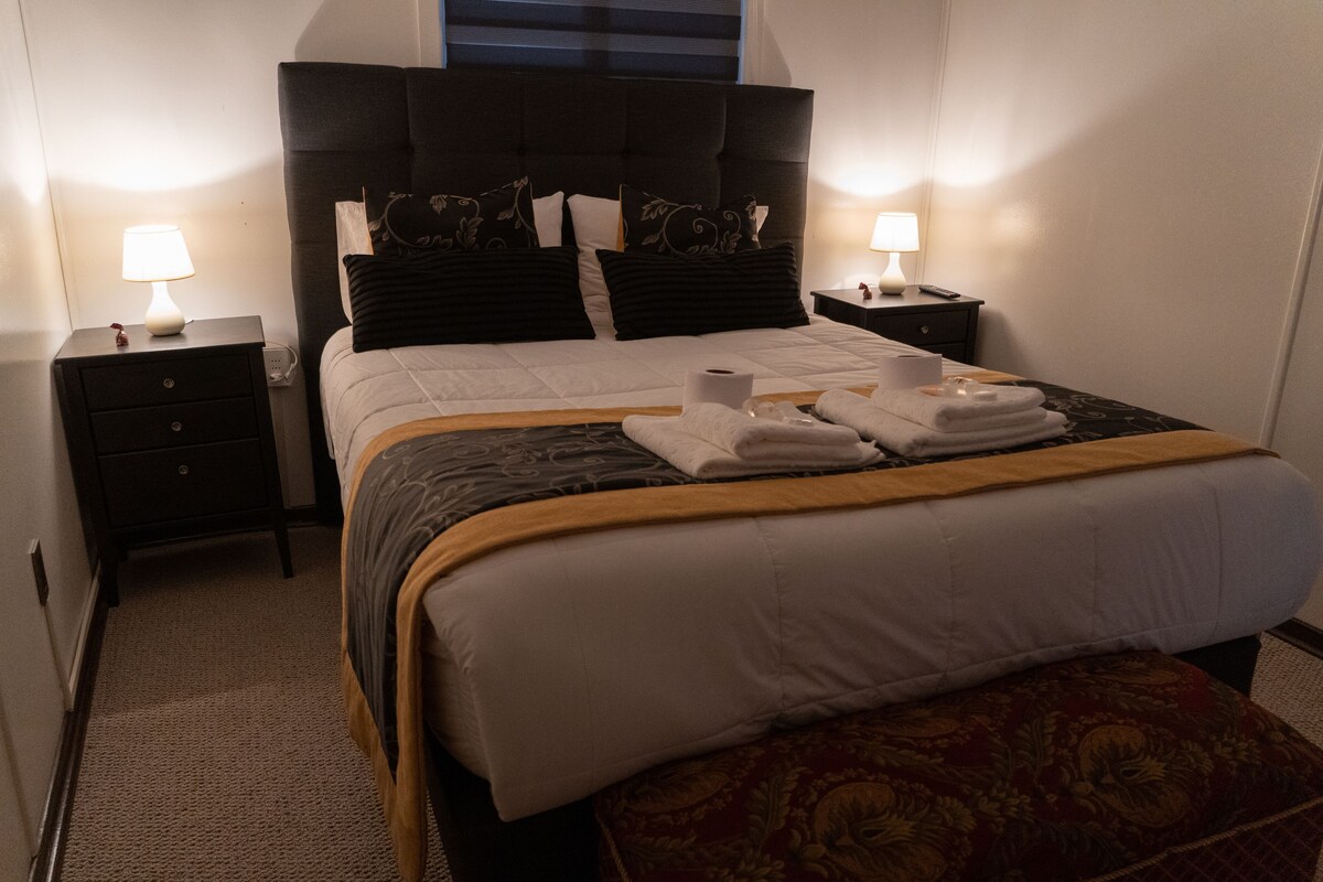 Egyptian cotton sheets, premium bedding, pillow-top beds, free WiFi