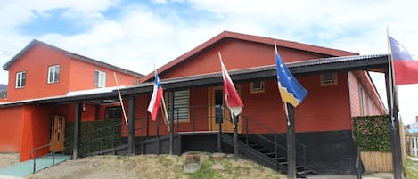 Fachada de la propiedad