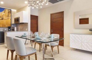 Dining - Located  between Tule Beach and Tequila Cove Beach - Villa La Valencia (San José del Cabo)