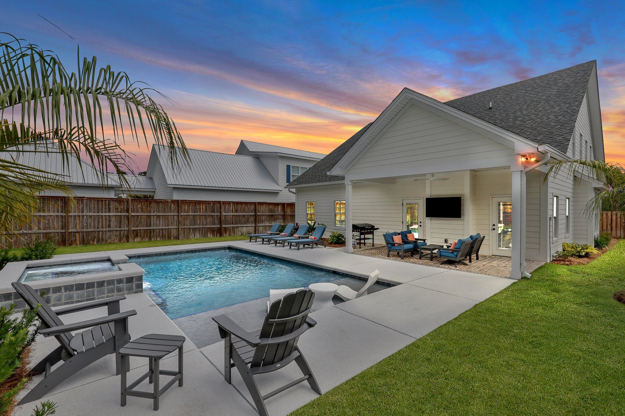 New Home - Private Heated Pool & Spa | Close to Beaches, Restaurants & Shopping!