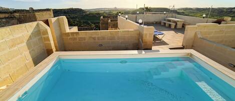 Innenpool, beheizter Pool