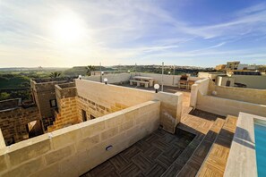 Outdoor dining - Naduri Holiday Home (In-Nadur)