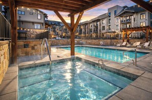 Et oppvarmet basseng