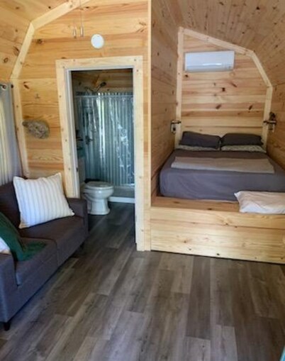 Pickles Place<br>Cabin located at trailhead of Hatfield and Mccoy/outlaw trails