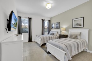 6 habitaciones, tabla de planchar con plancha, wifi y ropa de cama 