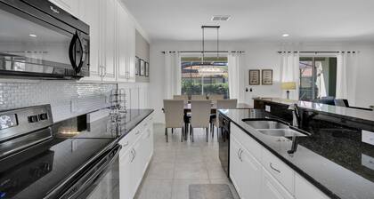 🌟 Modern 6BR Villa with Private Pool & Spa near Disney! 🏊♂️✨
