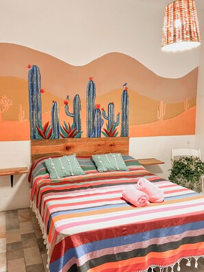 Down duvets, blackout curtains, free WiFi, bed sheets - Hostel Casa Maguey (Oaxaca)