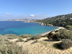 Sun-loungers - Villa high on the hill with beautiful views (Arzachena)