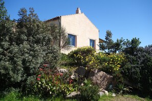 Exterior - Villa high on the hill with beautiful views (Arzachena)