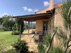 Outdoor dining - Villa high on the hill with beautiful views (Arzachena)