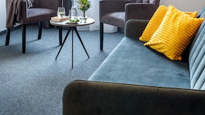 高級寝具、WiFi (無料)、客室ごとに異なる装飾、ベッドシーツ