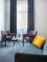 Ropa de cama de alta calidad, wifi gratis y decoración personalizada