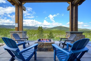Property grounds - Secluded Luxury at Pole Creek Lodge | No Neighbors in Sight | Relax Under The Stars (Tabernash)
