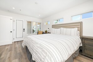 7 bedrooms, iron/ironing board, WiFi, bed sheets