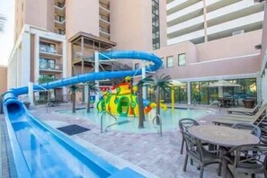 Una piscina techada