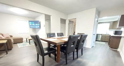 Quick Access to O'Hare and Chicago downtown