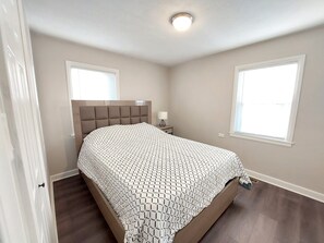 4 bedrooms, WiFi, bed sheets