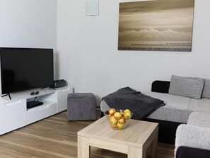 TV, lettore DVD, impianto stereo