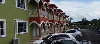 Villa Giovanni Paris - Beautiful Secured Complex! Fully Gated!