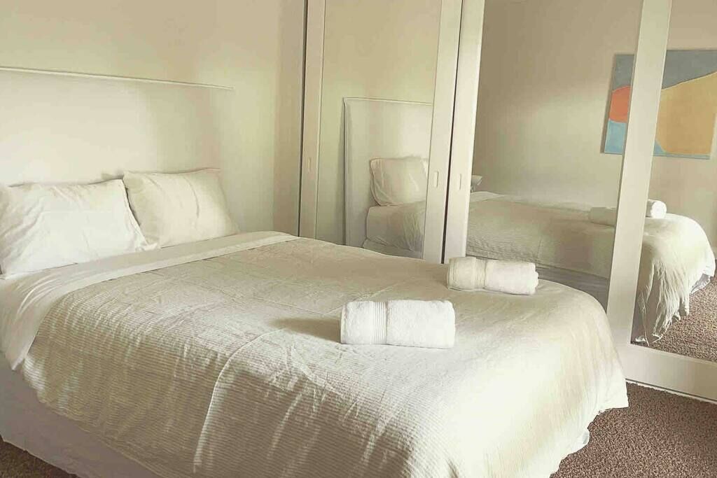 6 soverom, strykejern/-brett, wi-fi og sengetøy