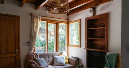 Peaceful and quiet cabin among trees