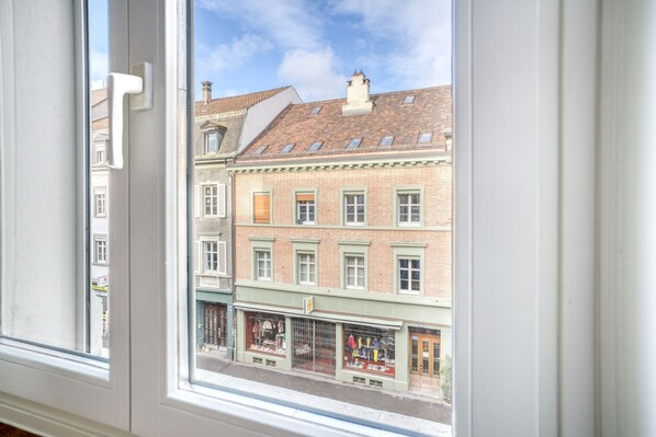 Interior - Sunlit Matthäus 3 Room w/ Storage, nr Market, by Blueground (Basel)