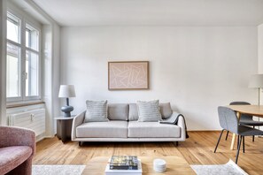 TV, stereo - Sunlit Matthäus 3 Room w/ Storage, nr Market, by Blueground (Basel)