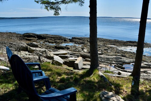 Betty's Place - Cozy ocean front getaway, Relax, Reconnect and Recharge on the Maine Coast