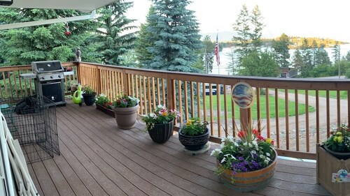 Breathtaking views of Flathead Lake and the Rocky Mountains