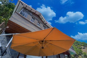 36-inch LCD TV with cable channels, TV