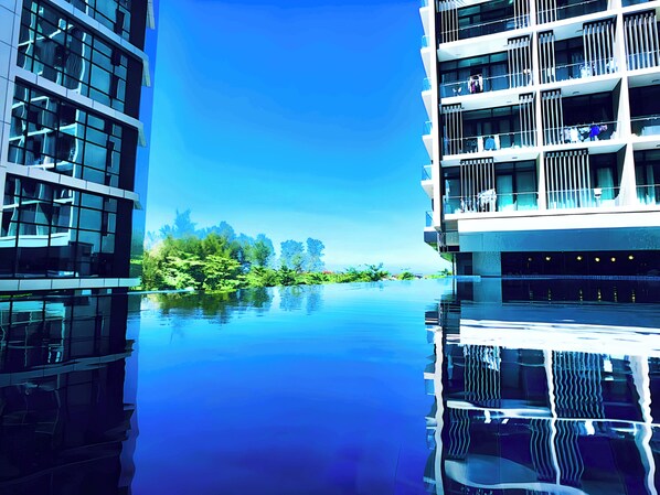 Outdoor pool - D’CASA Riverson at Kota Kinabalu - City Center Family Sized Home with Pool (Kota Kinabalu)