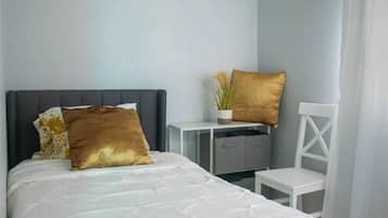 2 habitaciones, tabla de planchar con plancha, wifi y ropa de cama