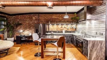 Fridge, microwave, oven, stovetop